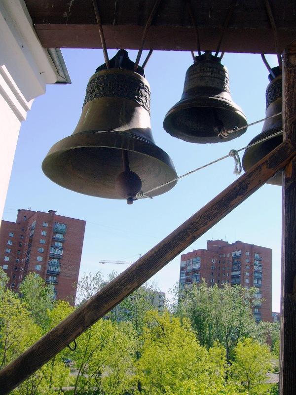 Вид на Петрозаводск с  колокольни Собора А. Невского в Петрозаводске (был построен вскоре после Отечественной войны). 2011 год.
